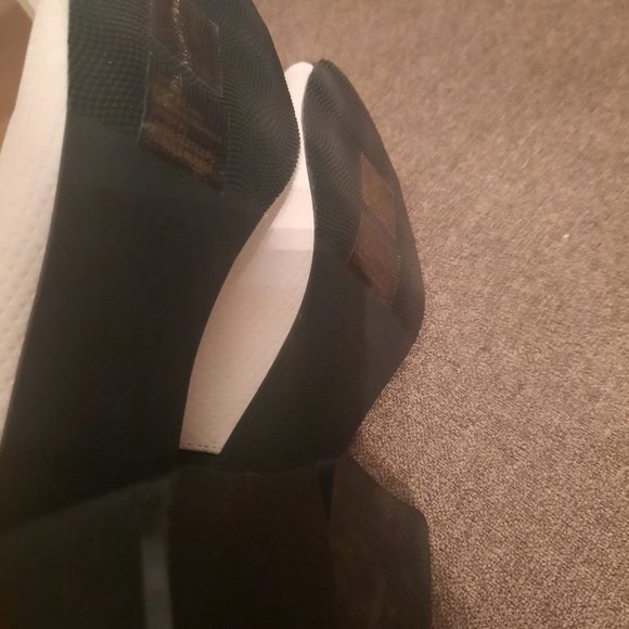 Kenneth Cole Reaction Women's Fridah Fly Ankle Bootie size 8.5 - Picture 5 of 5